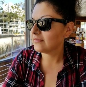 Meet your Posher, Priscilla